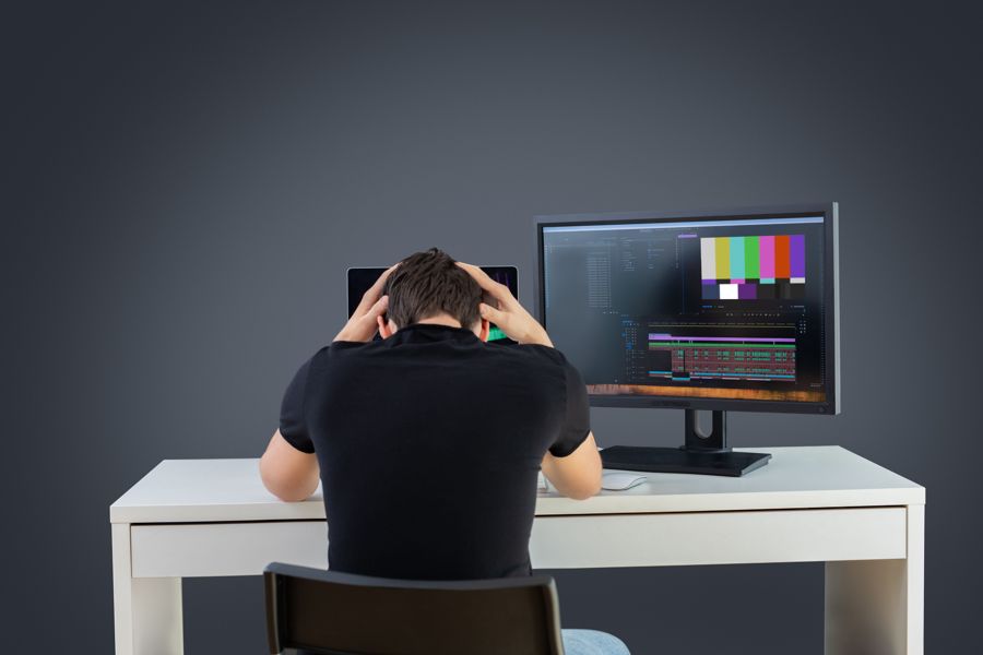 動画制作の負担