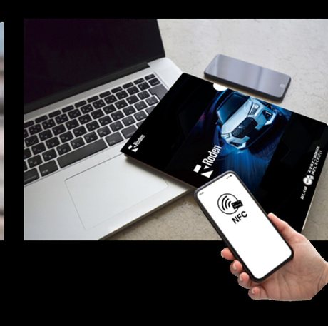 NFCクリアファイル スマホをかざすと電子カタログを表示